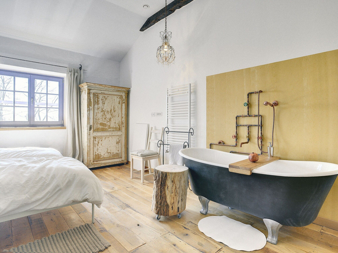 Bathroom 4, Magnificent Villa in Groznjan With High-end Kitchen & Pool, Grožnjan