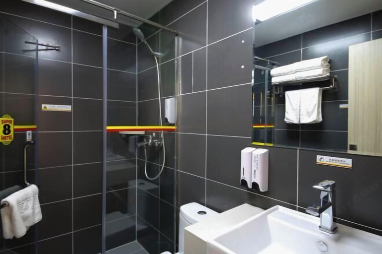 Bathroom 4, Super 8 Inn Jilin Shenzhen Street, Jilin