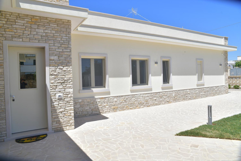 Others 5, Acquadamare B&B, Taranto