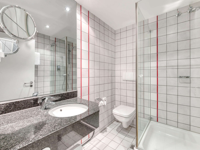 Bathroom 4, Mercure Parkhotel Mönchengladbach, Mönchengladbach