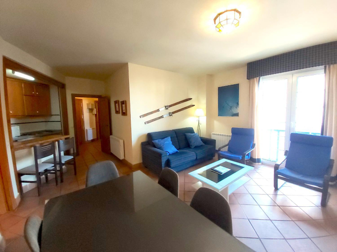 Others 3, Plaza Andalucia Edificio Enebro 4-6 pax, Granada