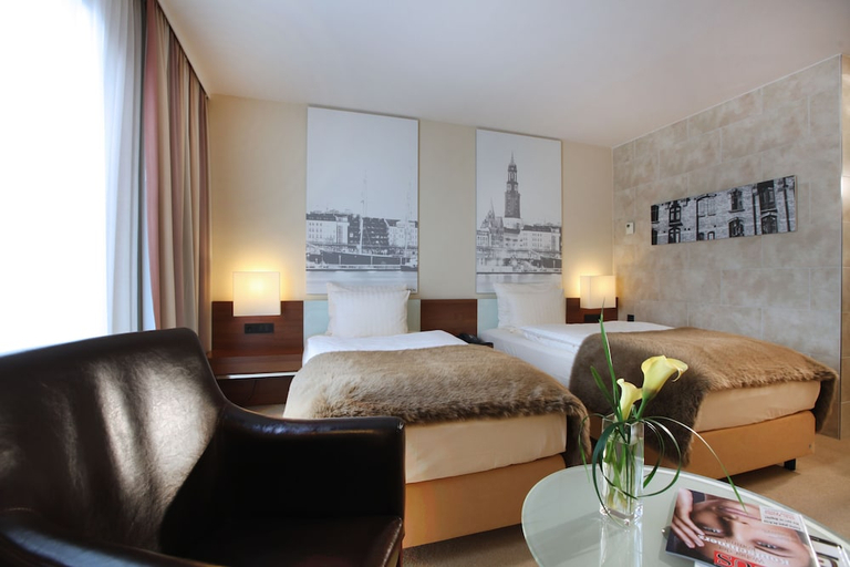 Bedroom 2, Lindner Hotel Hamburg Am Michel, Hamburg