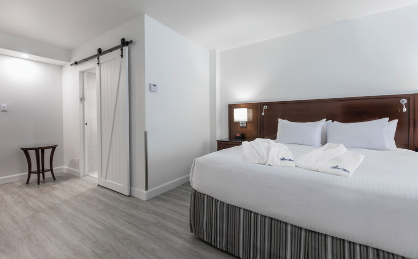 Bedroom 3, Le Nouvel Hotel, Montréal