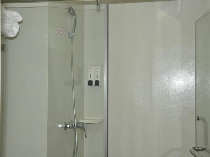 Bathroom 2, GreenTree Inn Tianshui Taian County Bus Terminal Shell Hotel, Tianshui