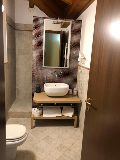 Bathroom 11