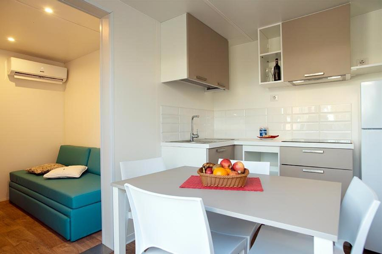 Dining Room 15