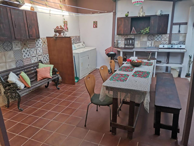 Others 4, Casa Irazu, Cartago