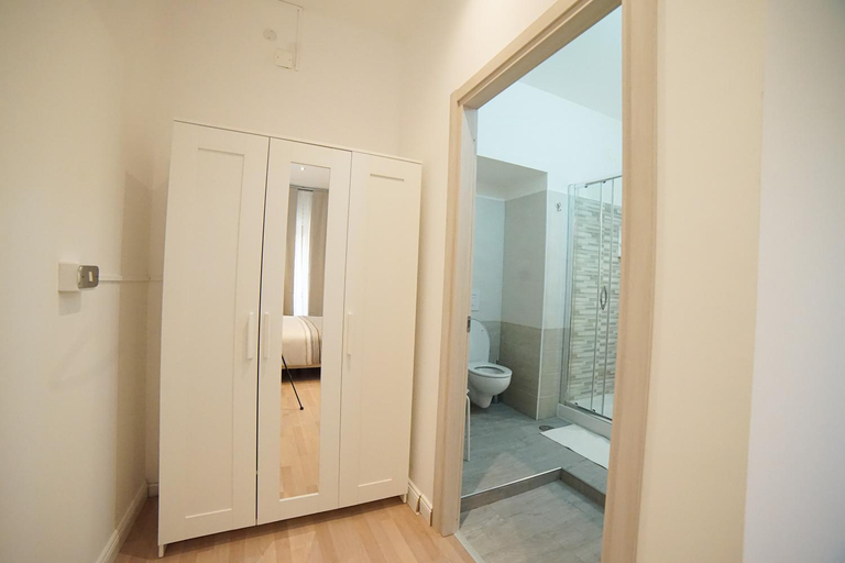 Others 3, Central Home B&B, Cosenza