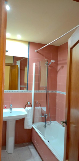 Others 4, Plaza Andalucia Edificio Enebro 4-6 pax, Granada