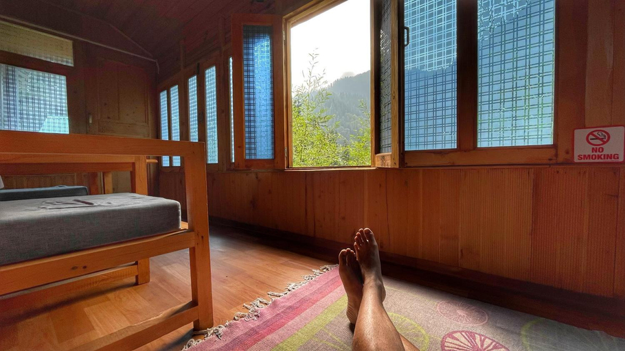 Bedroom, The Misty Wilds Home, Jibhi, Kullu