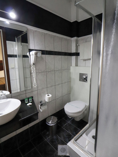 Bathroom 5, Orfeas Hotel, Thessaly