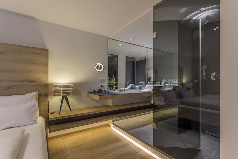Bathroom 4, Das Graseck - mountain hideaway & health care, Garmisch-Partenkirchen