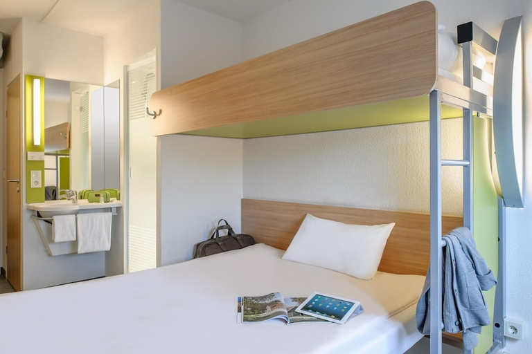 Bedroom 3, B&B HOTEL Dusseldorf-Lintorf, Mettmann