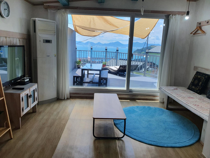Others 3, Namhae Gooreum Yeolmae Pension, Namhae