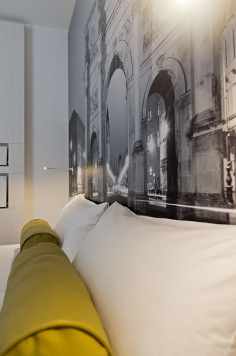 Bedroom 4, Premier Inn München City West, München