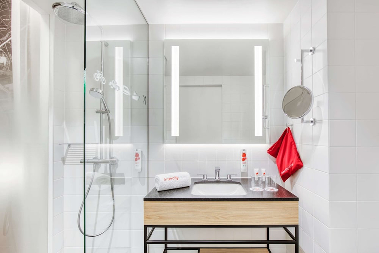 Bathroom 4, IntercityHotel Hannover Hauptbahnhof Ost, Region Hannover