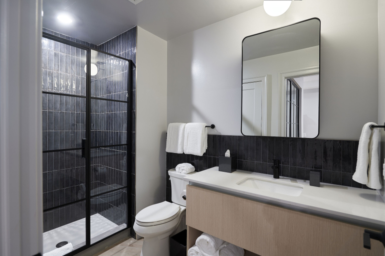Bathroom 3, Riversuites at The Battery, Philadelphia