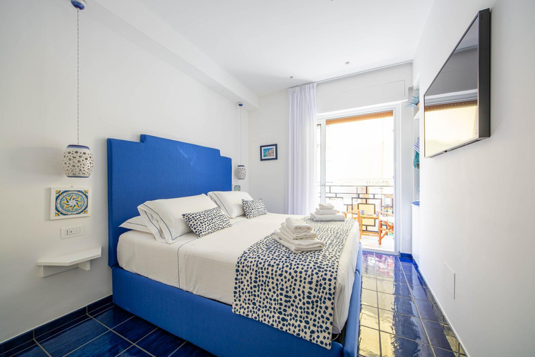 Others 4, 4blu Camere Marine, Salerno