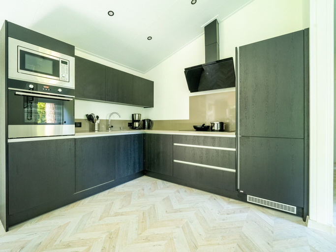 Private kitchen, Forest Chalet Escape, Maarn