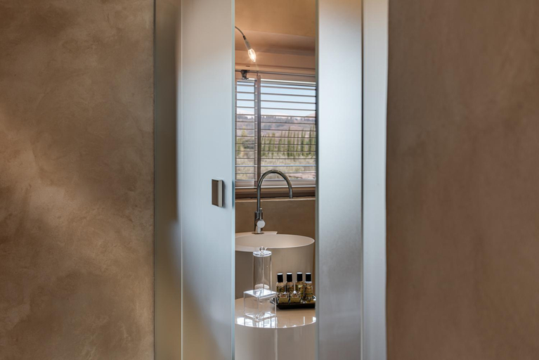 Bathroom 13