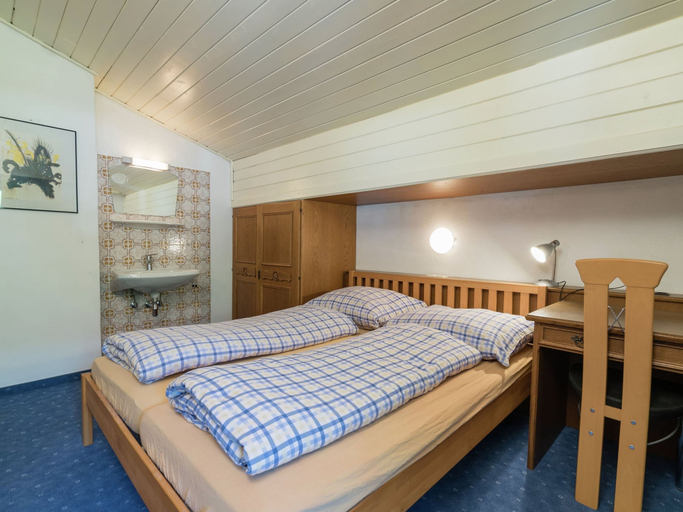 Bedroom 2, Spacious Apartment near Ski Area in Niedernsill, Zell am See