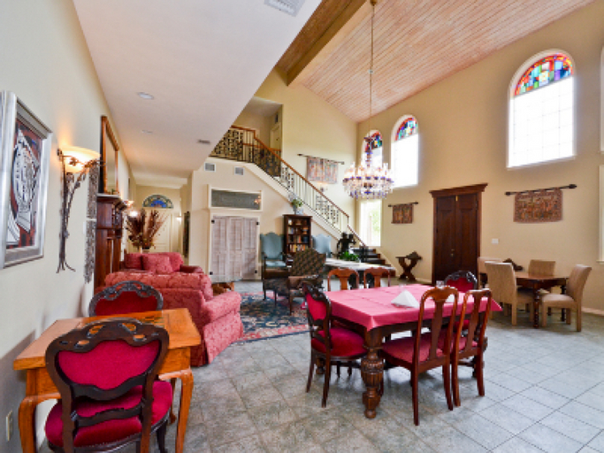 Food & Drinks 5, Messina Hof Winery & Resort, Brazos