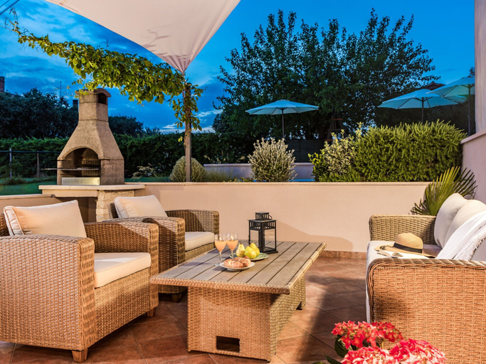 Others 5, Apartment With Private Pool in Pula, Pula