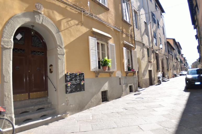 Exterior & Views, Aida, Lucca