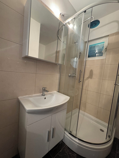 Bathroom 4, Apartments Villa Bella, Okrug
