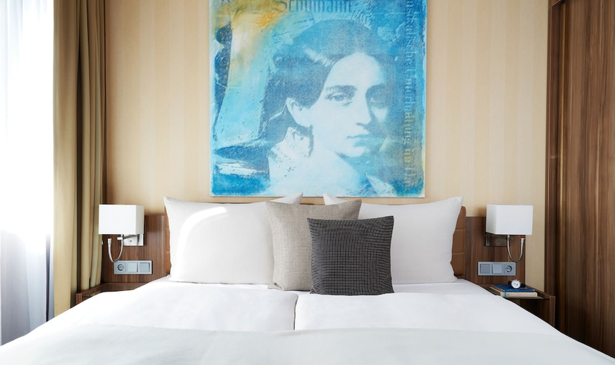 Bedroom 1, Living Hotel Düsseldorf, Düsseldorf