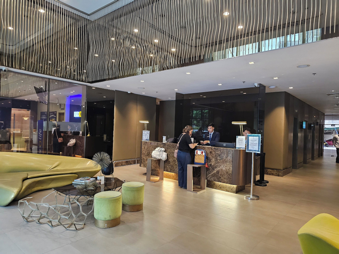 KL Tower 117 Gamboa Street, Makati City