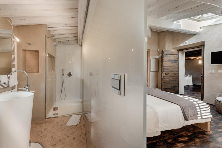 Bedroom 28