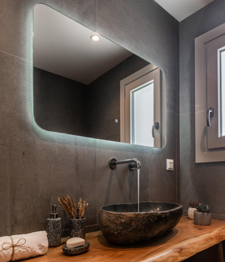 Bathroom 5, Eclipse Tales, South Aegean