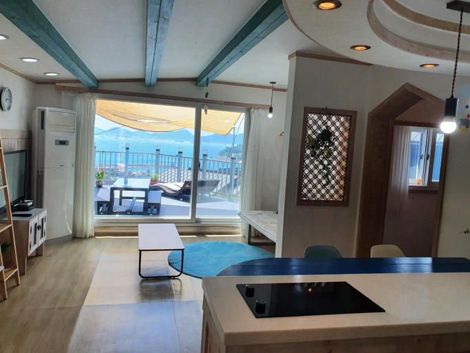Others 2, Namhae Gooreum Yeolmae Pension, Namhae