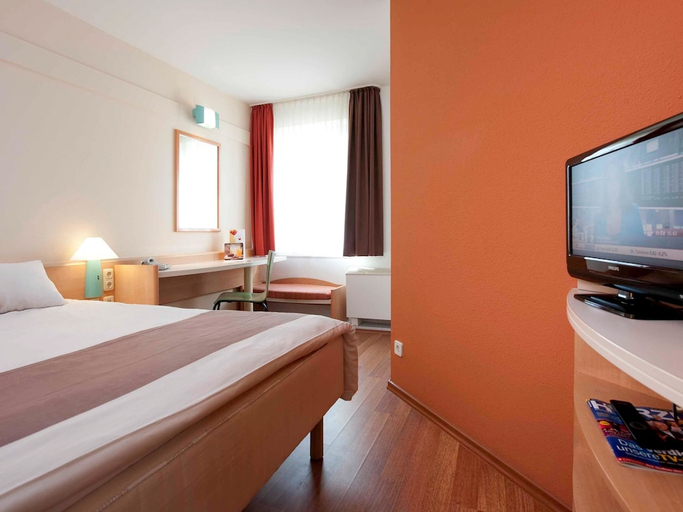 Bedroom 3, B&B HOTEL Bonn-City, Bonn
