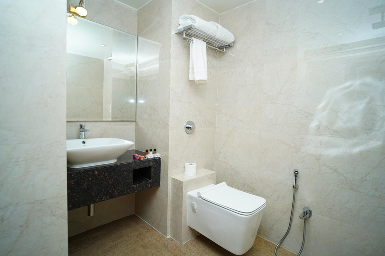 Bathroom 4, Orange Tree Hotels, Nagpur