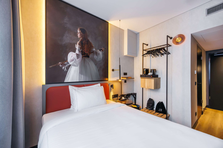 Bedroom 3, Radisson RED Berlin Kudamm, Berlin