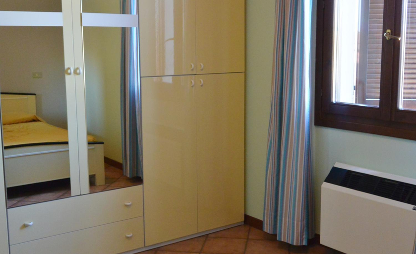 Bedroom 2, Albergo Escondido, Cremona
