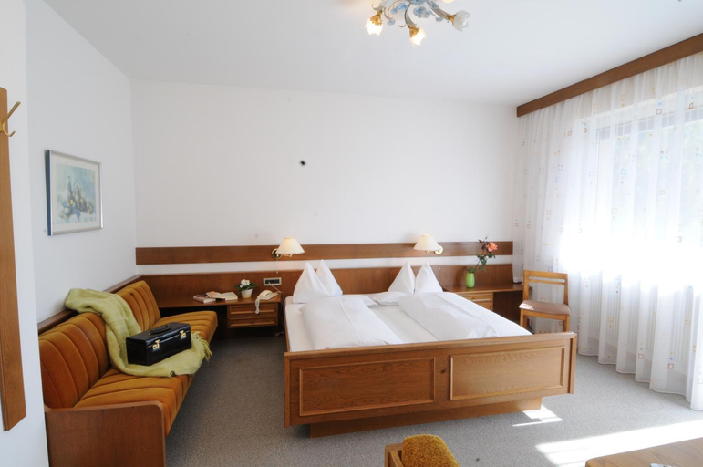 Bedroom 4, Garni Weingut, Bolzano