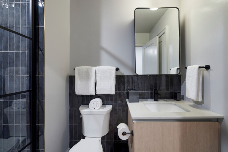 Bathroom 3, Riversuites at The Battery, Philadelphia