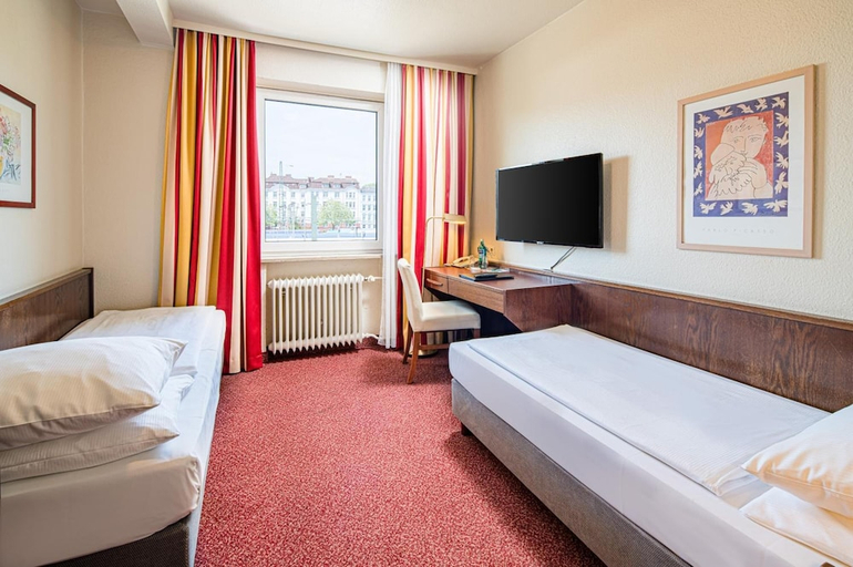 Bedroom 3, Hotel Central Hamburg, Hamburg