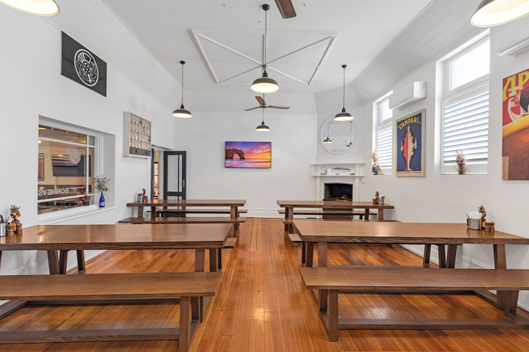 Food & Drinks 5, Caledonian Hotel Motel, Campaspe - Echuca