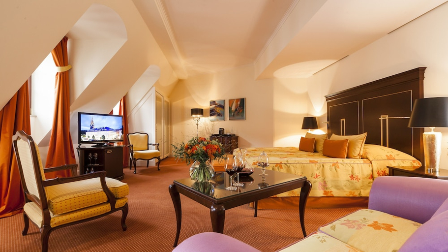 Bedroom 2, Relais And Chateaux Hotel Bulow Palais, Dresden