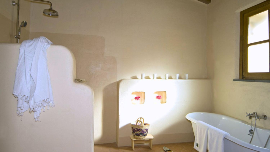 Bathroom 7