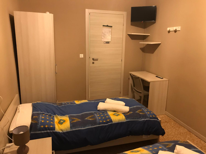 Bedroom 2, Albergo centrale, Piacenza