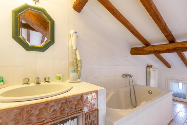 Bathroom 4, Villa Il Giulione Large Private Pool, WiFi, Viterbo