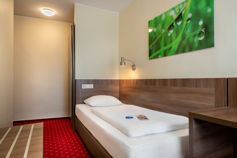 Bedroom 3, Hotel Leonet, Köln