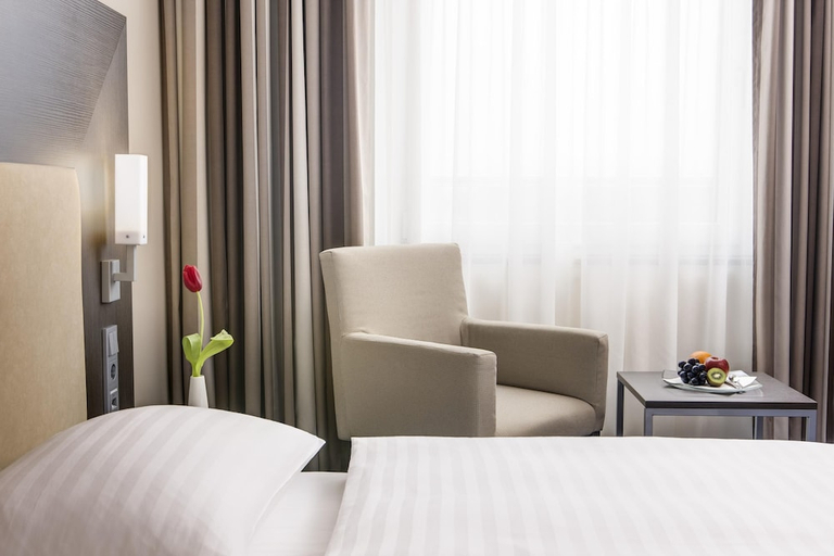 Bedroom 4, IntercityHotel Hamburg Dammtor, Hamburg