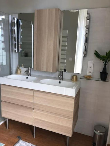 Bathroom 11
