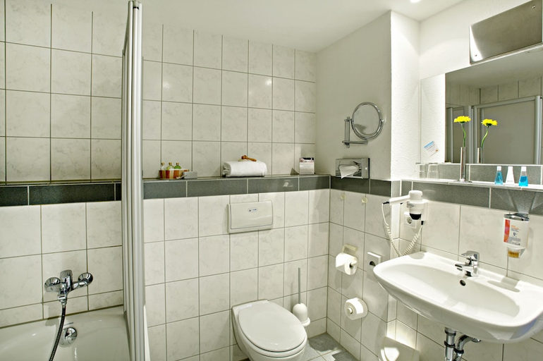 Bathroom 4, Best Western Hotel Dortmund Airport, Dortmund